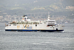 Train_Ferry_Scilla_crossing_the_Strait_of_Messina_-_20_Oct._2010