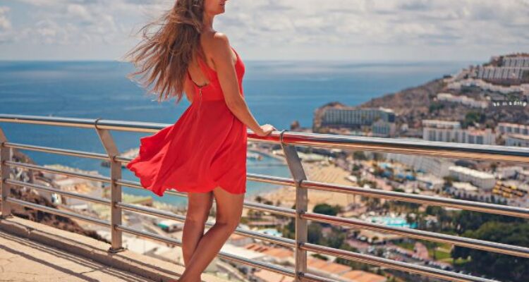 a picture of a canary city