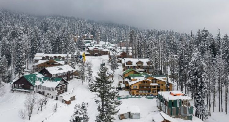 Kashmir’s Tourism Takes a Hard Hit After Pahalgam Attack