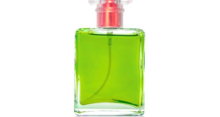 Should You Douse Yourself in Cologne Before a Flight? The Internet Has Opinions