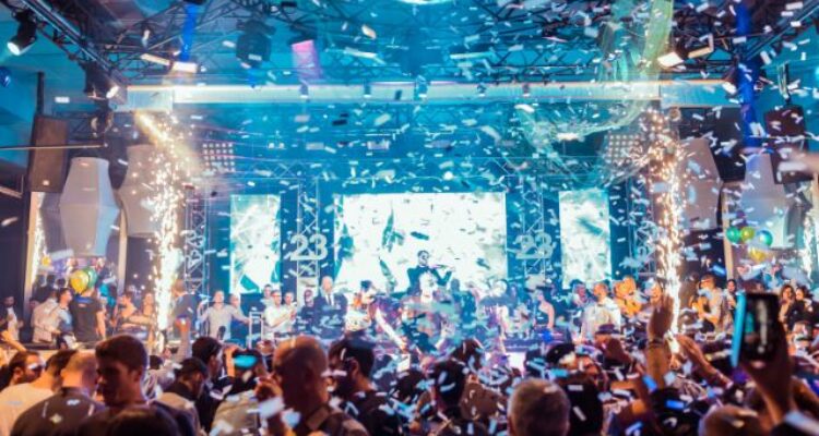 Drunk Tourist Drama: Turkish Teen Goes Wild on Bangkok Streets