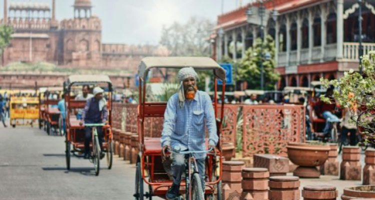 Delhi Tuk-Tuk Bargaining Experience & Red Fort Tourist Reality Check