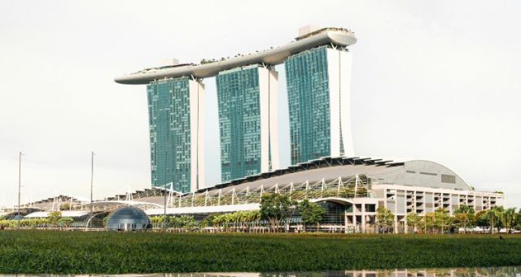 Fire on the 55th Floor: Marina Bay Sands Has a Scare, But No Panic
