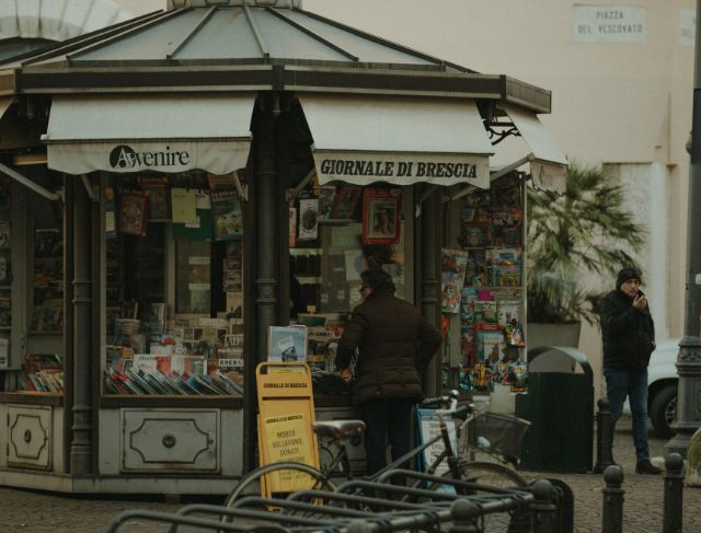 New Paris Icon is Newspaper Kiosk