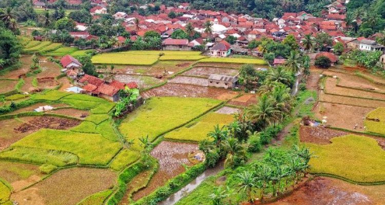 The Cleanest Village in Asia is in India, Closed Every Week