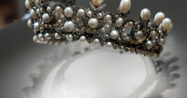 The Louvre Museum Repair Empress Eugenie's Damaged Crown