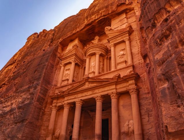 Conflict Leaves Petra Deserted, Leading to Up to 100% Tourist Visit Cancellations