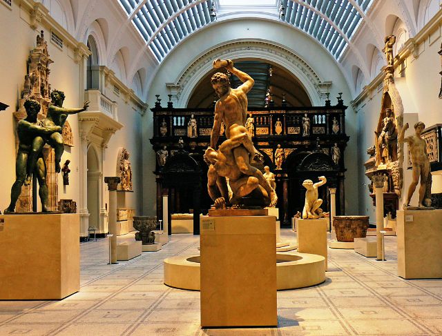 The Story of the Museum Staff Who Stole 300 Works of Art