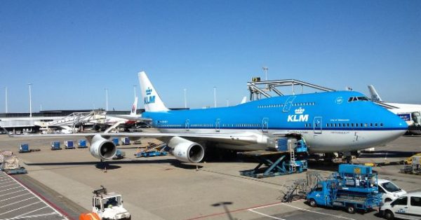 Schiphol Airport Cuts Fees as Airlines Struggle with Rising Fuel Costs