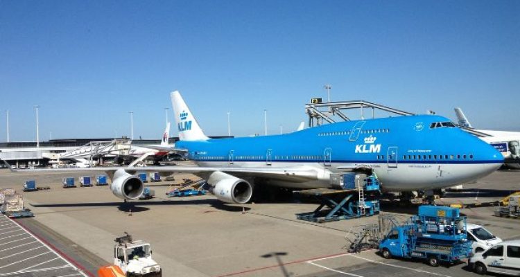 Schiphol Airport Cuts Fees as Airlines Struggle with Rising Fuel Costs
