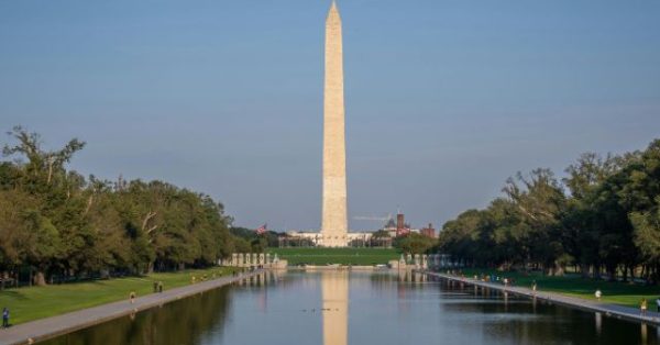 Trump’s Giant Washington Monument Plan Sparks Aviation Safety Concerns Near Reagan Airport