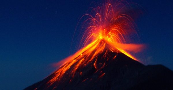 Tourist Struck by Lightning While Climbing Mount Etna During Volcanic Activity