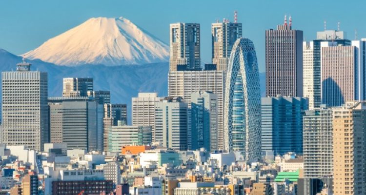 Japan Tourism Falls 9.6% as Chinese Visitor Numbers Plunge