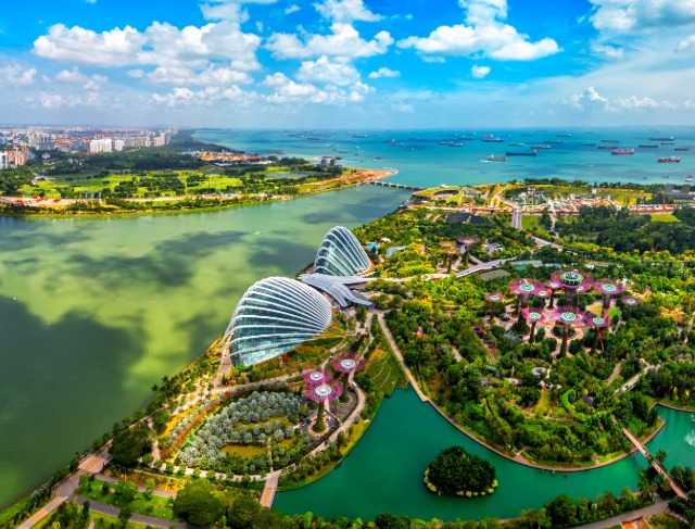 Chinese Tourist Robbed During First Overseas Trip to Singapore’s Gardens by the Bay