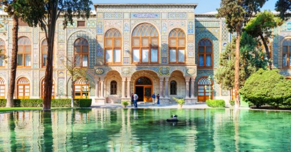 Iraq Allows Iranian Airlines to Resume Flights to Najaf