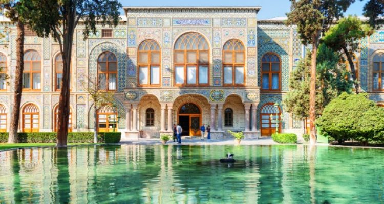 Iraq Allows Iranian Airlines to Resume Flights to Najaf